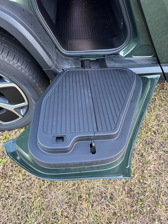 2023 Rivian R1T - Image 26 of 31