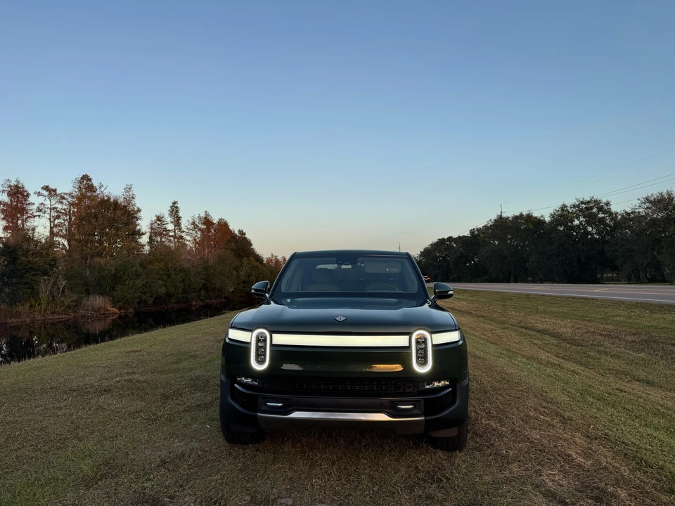 2023 Rivian R1T - Image 6 of 31