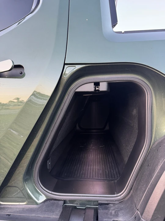 2023 Rivian R1T - Image 17 of 31