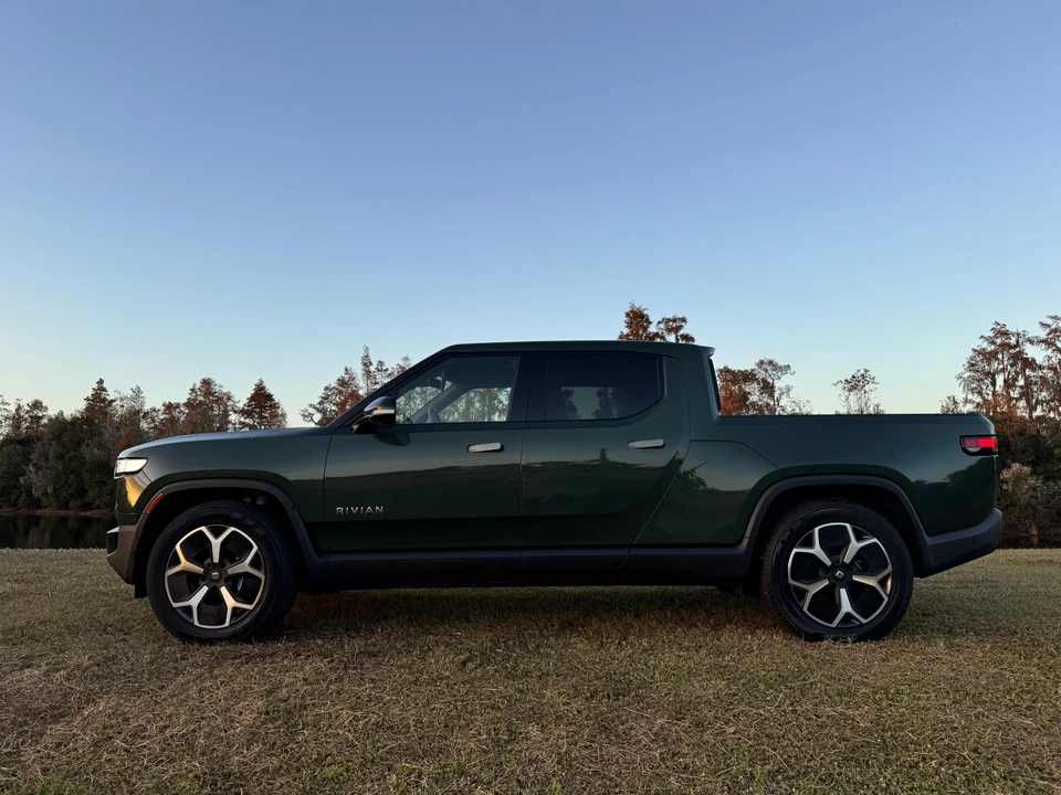 2023 Rivian R1T - Image 8 of 31