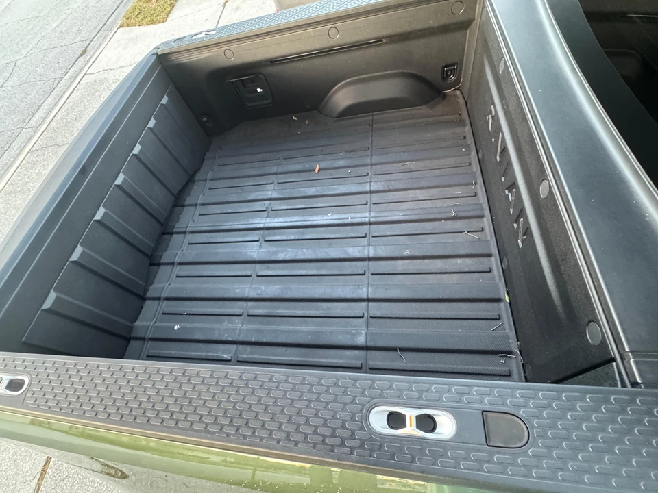 2023 Rivian R1T - Image 24 of 31