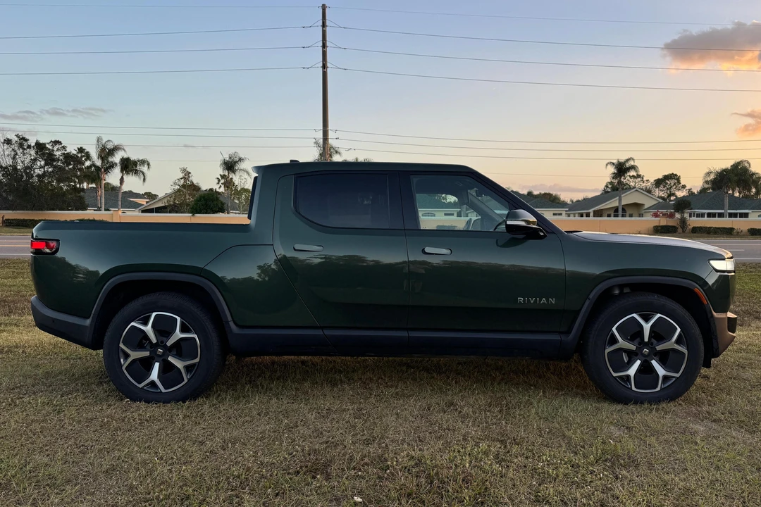 2023 Rivian R1T - Image 4 of 31