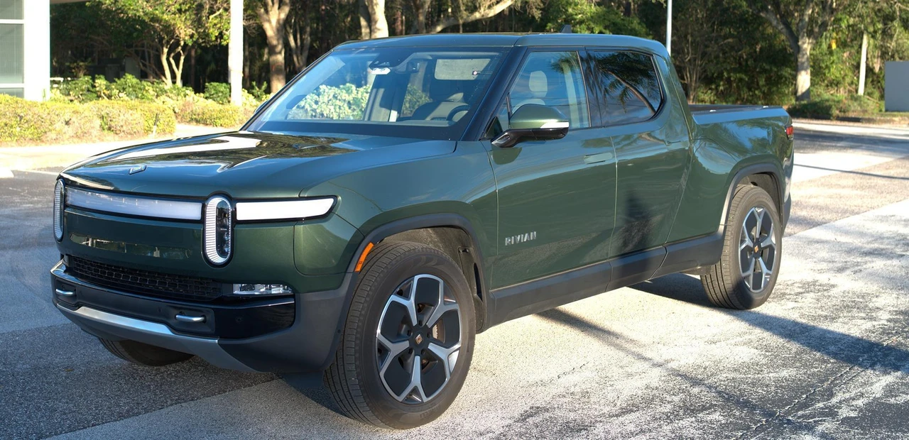 2023 Rivian R1T - Image 7 of 31