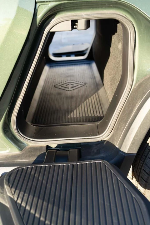 2023 Rivian R1T - Image 18 of 31