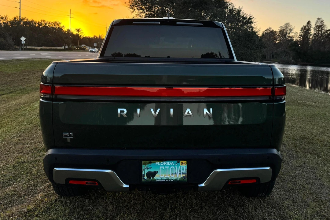 2023 Rivian R1T - Image 5 of 31