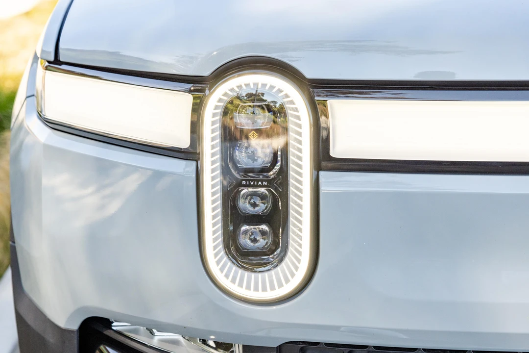 2023 Rivian R1T - Image 11 of 31