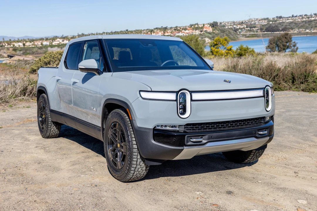 2023 Rivian R1T - Image 9 of 31