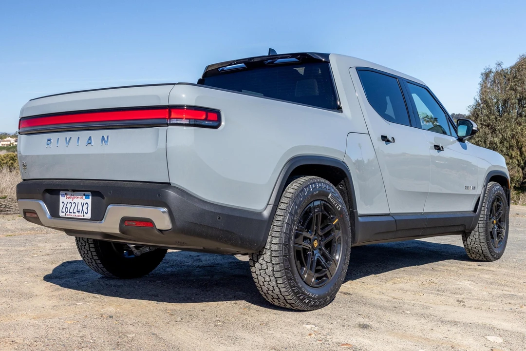 2023 Rivian R1T - Image 4 of 31