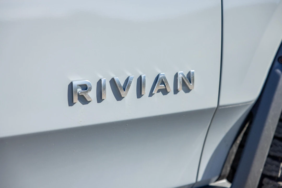 2023 Rivian R1T - Image 25 of 31