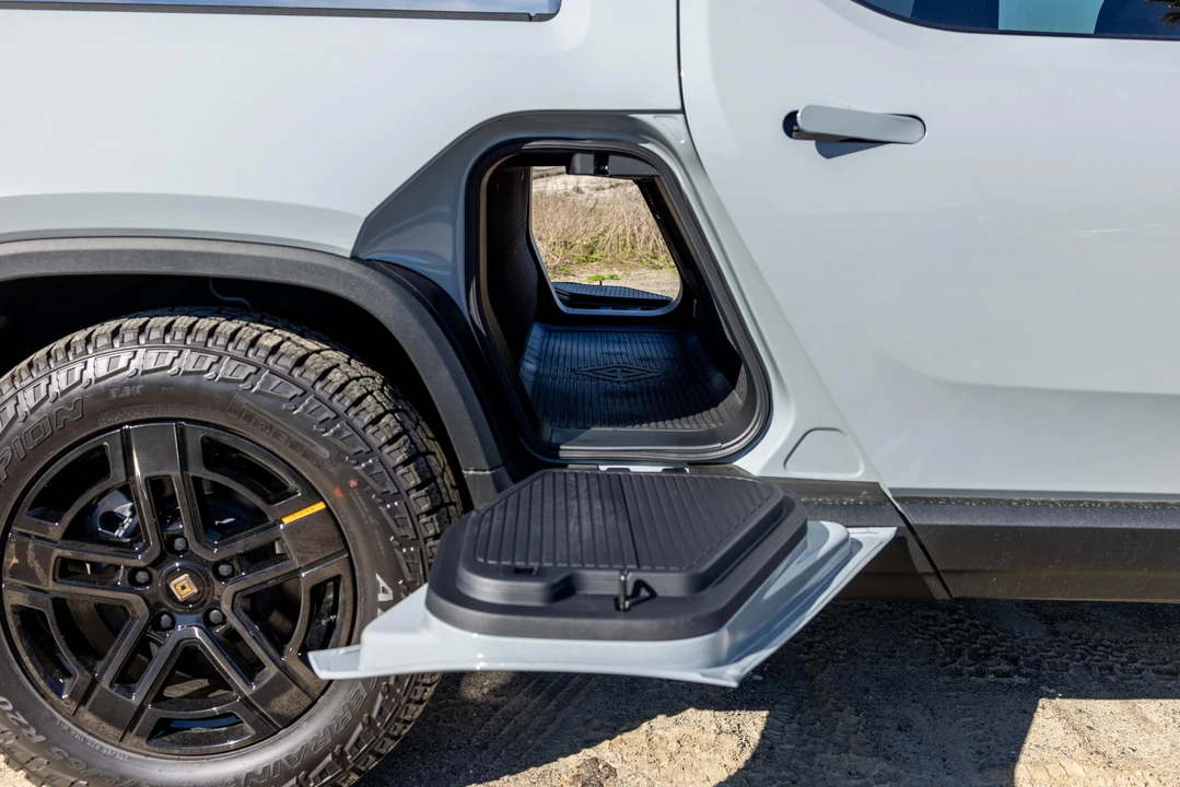 2023 Rivian R1T - Image 22 of 31