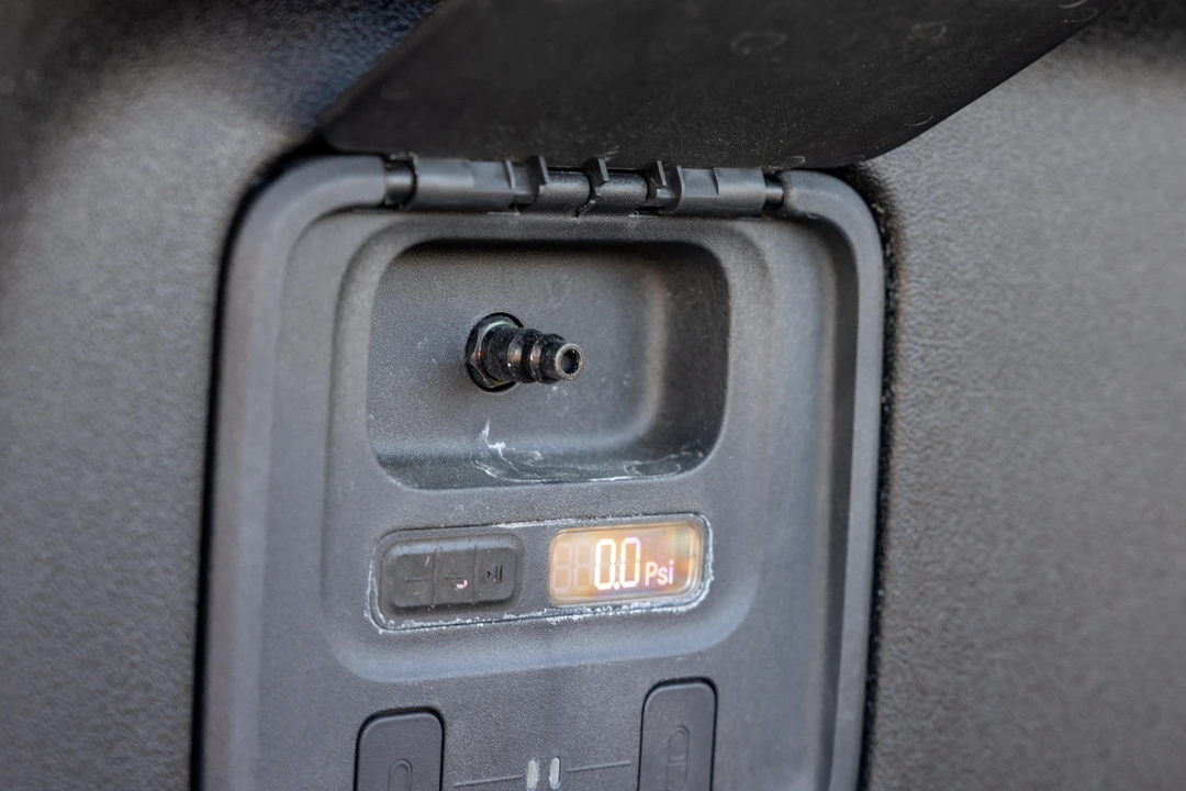 2023 Rivian R1T - Image 27 of 31