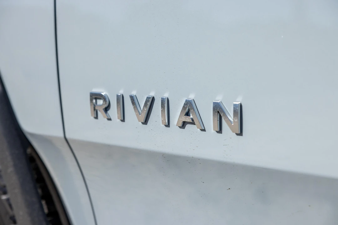 2023 Rivian R1T - Image 16 of 31