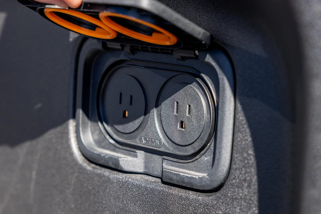 2023 Rivian R1T - Image 26 of 31