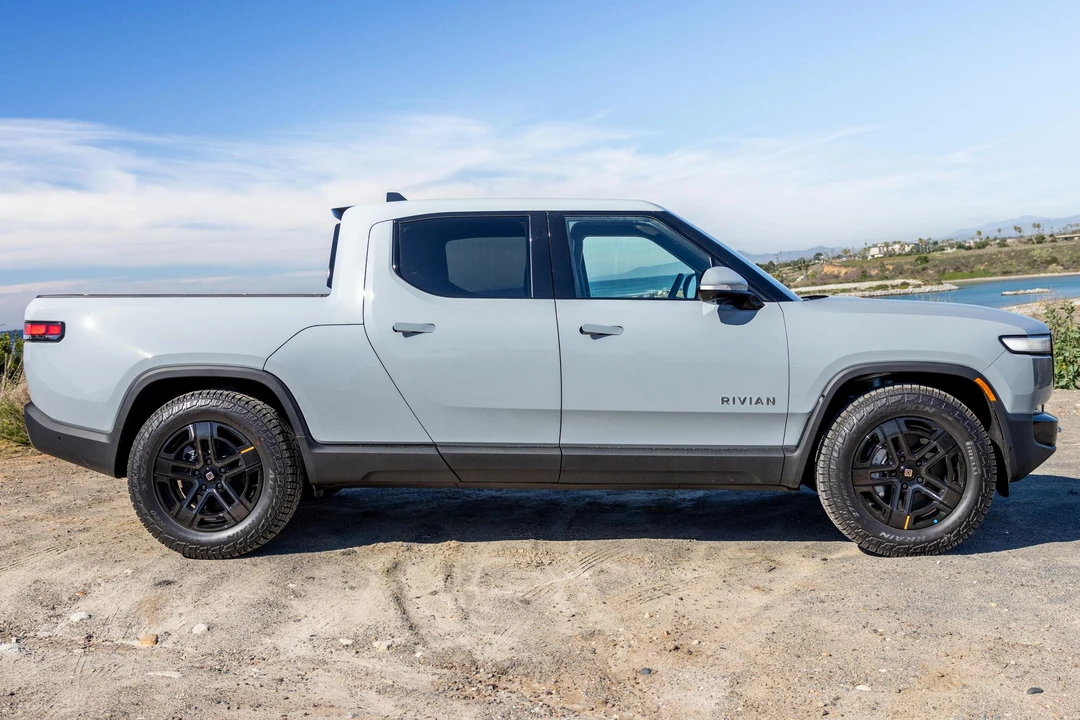 2023 Rivian R1T - Image 3 of 31