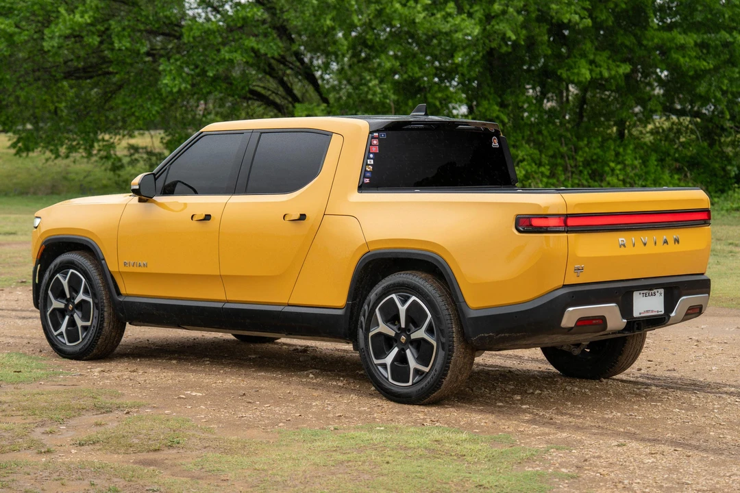 2023 Rivian R1T - Image 4 of 31