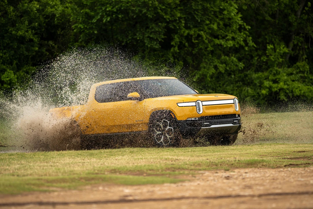 2023 Rivian R1T - Image 17 of 31