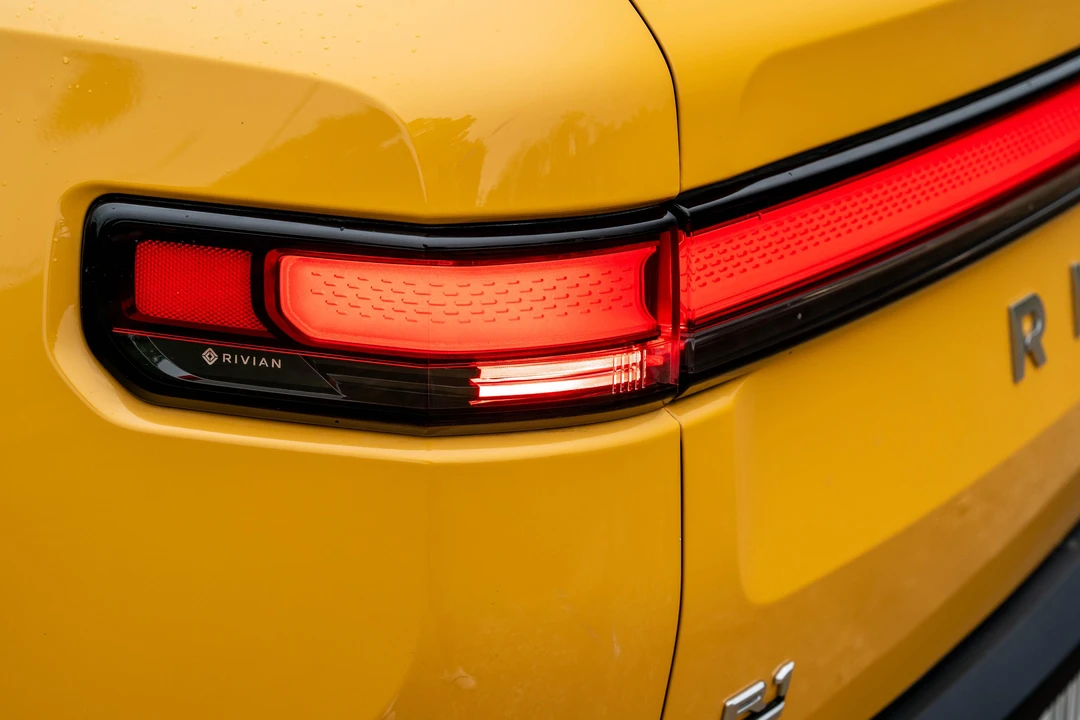 2023 Rivian R1T - Image 27 of 31