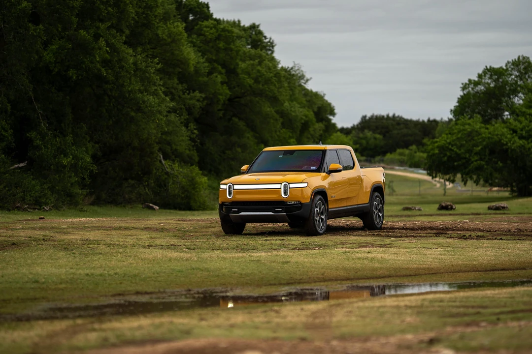 2023 Rivian R1T - Image 7 of 31