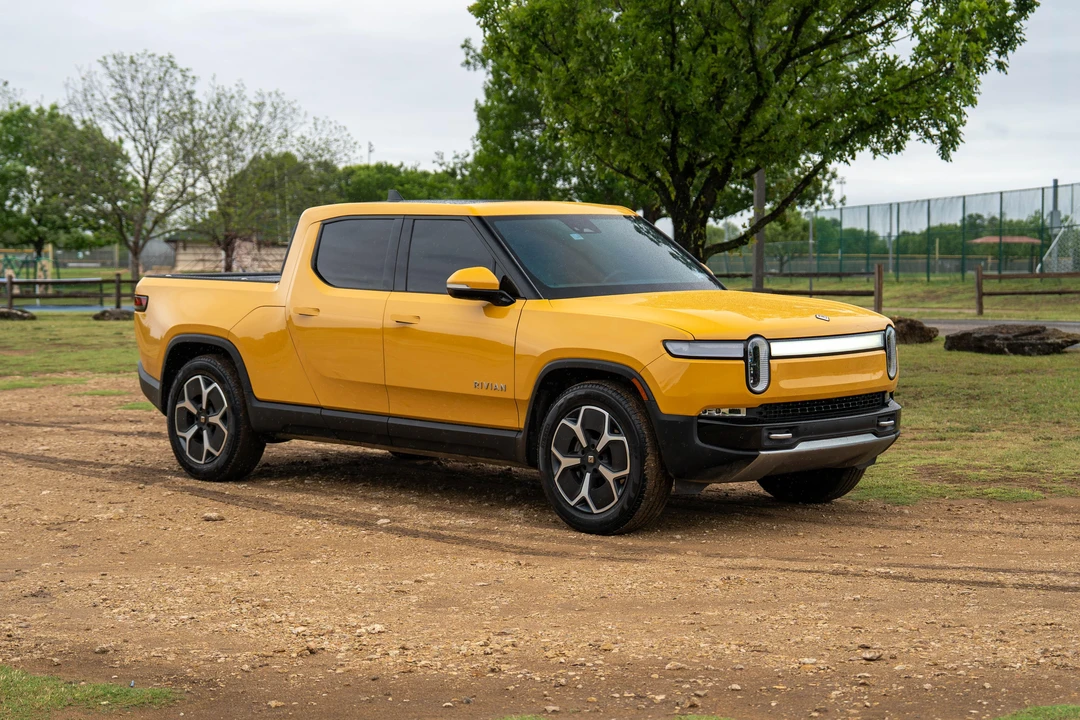 2023 Rivian R1T - Image 14 of 31