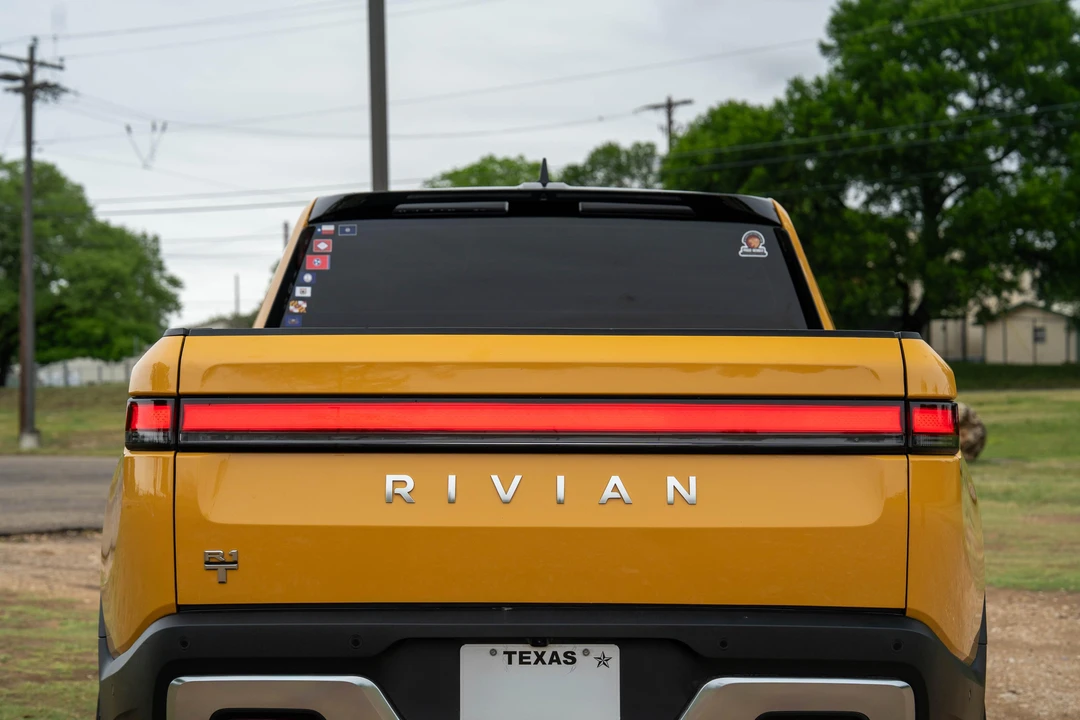 2023 Rivian R1T - Image 31 of 31