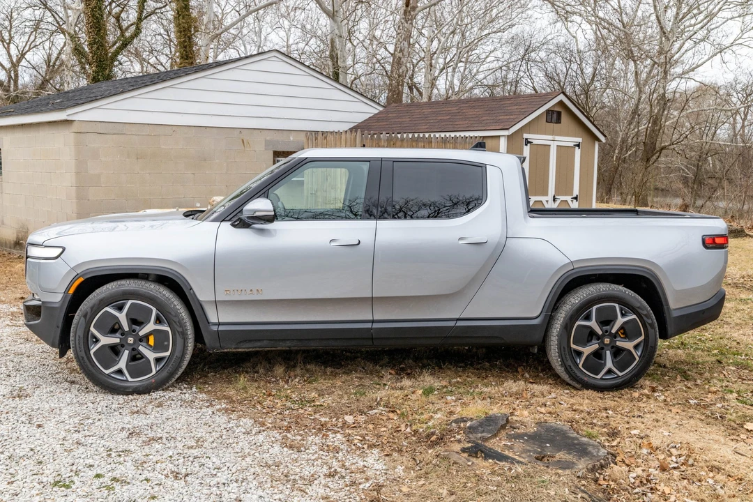 2023 Rivian R1T - Image 4 of 31