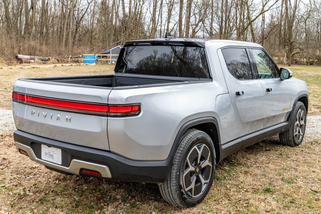 2023 Rivian R1T - Image 7 of 31