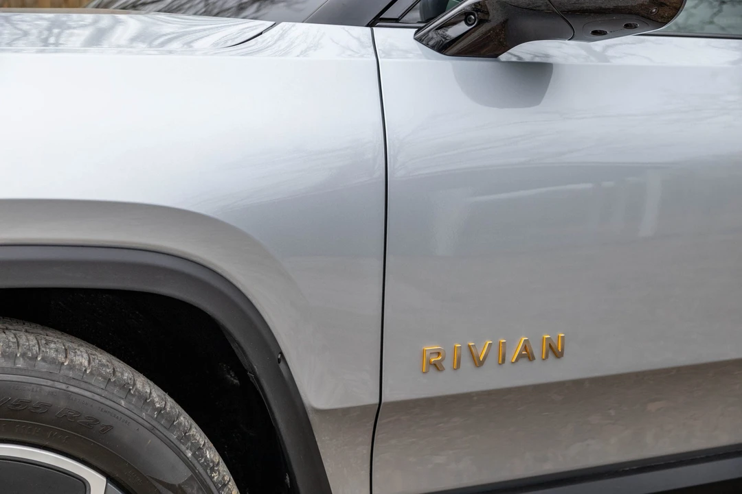 2023 Rivian R1T - Image 28 of 31