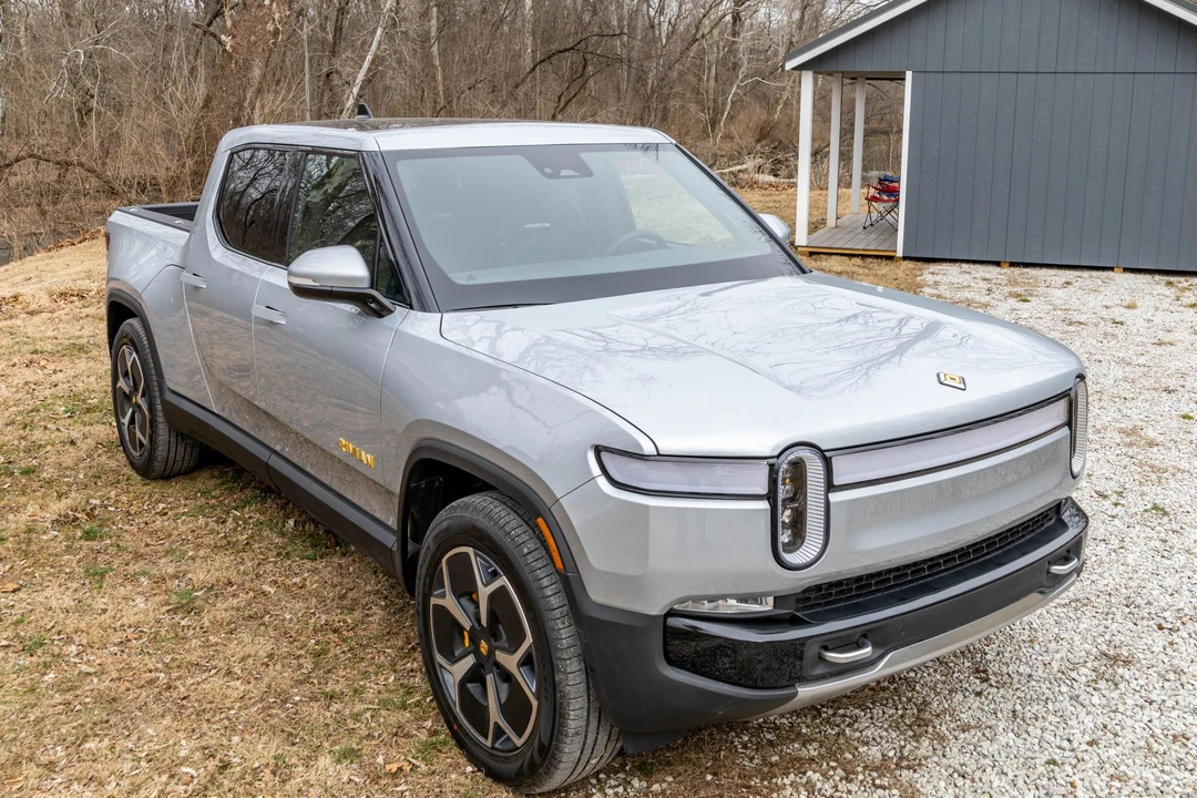 2023 Rivian R1T - Image 10 of 31
