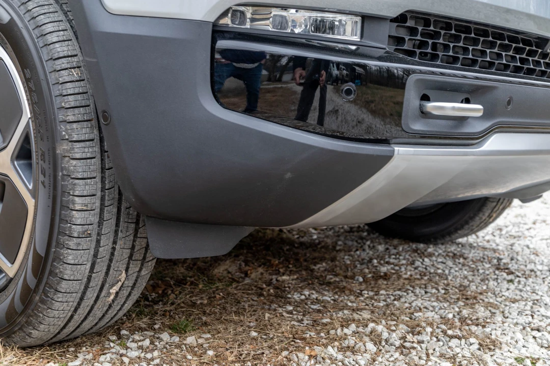 2023 Rivian R1T - Image 18 of 31