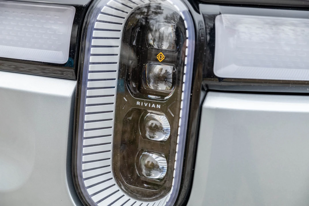 2023 Rivian R1T - Image 23 of 31