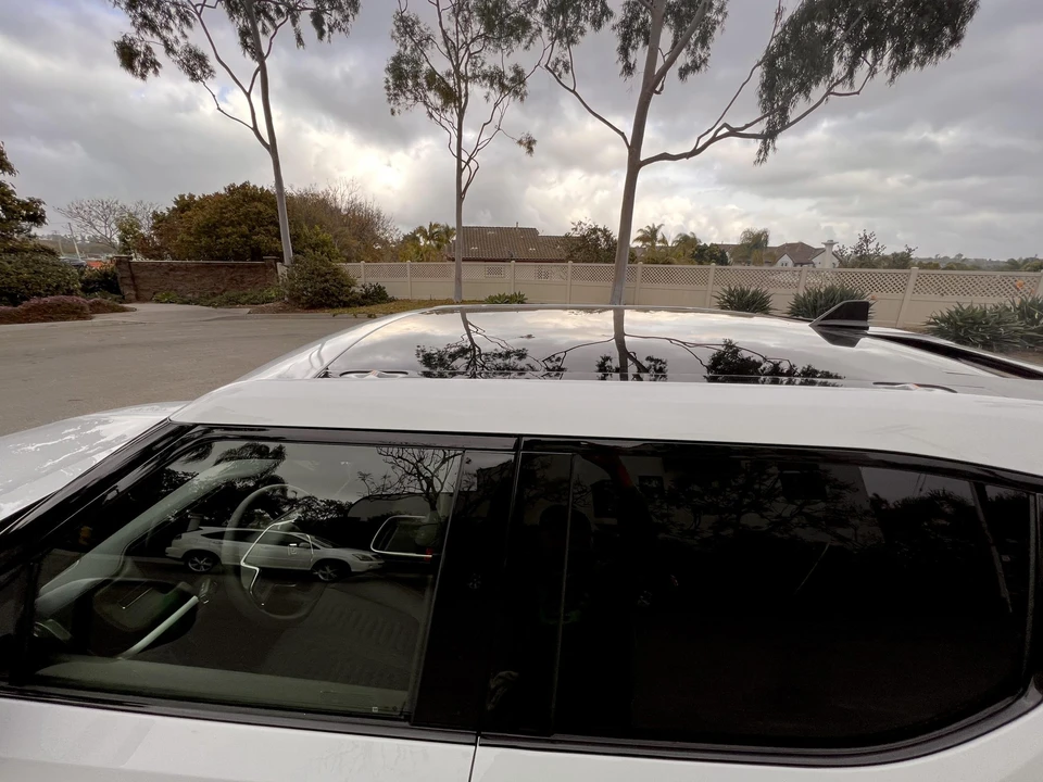2023 Rivian R1T - Image 18 of 31