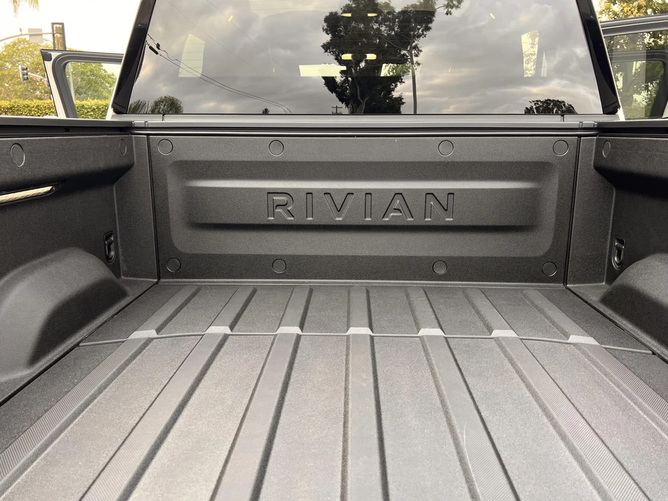 2023 Rivian R1T - Image 26 of 31