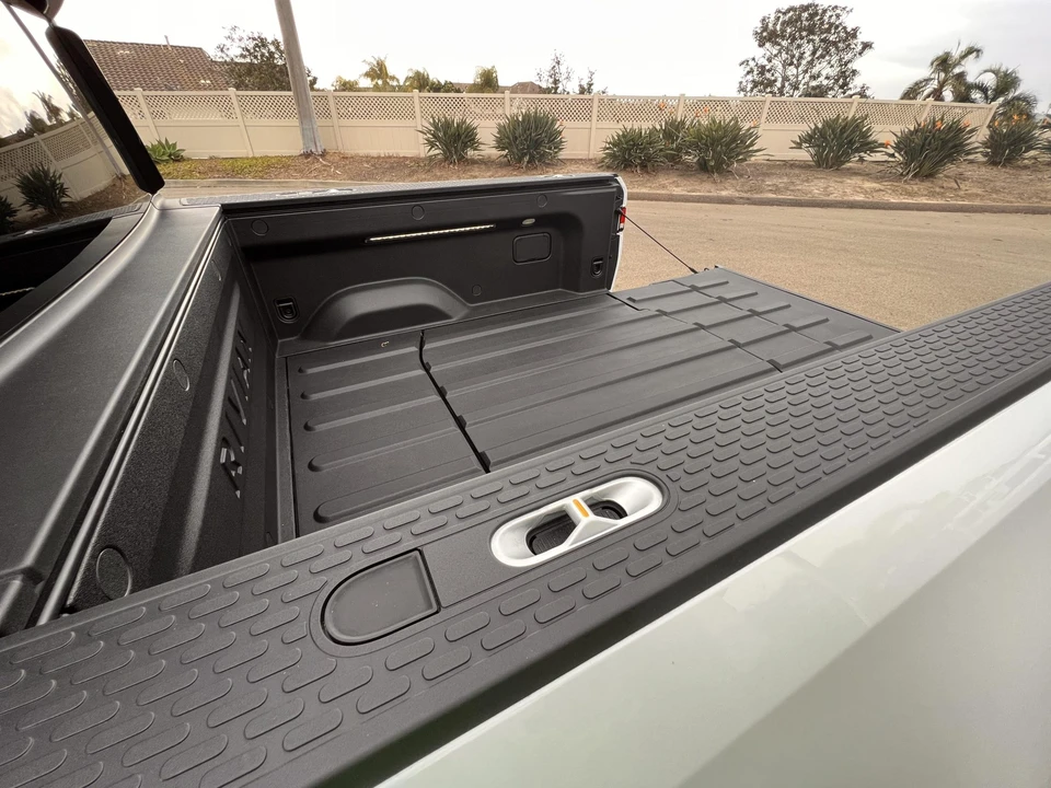 2023 Rivian R1T - Image 23 of 31
