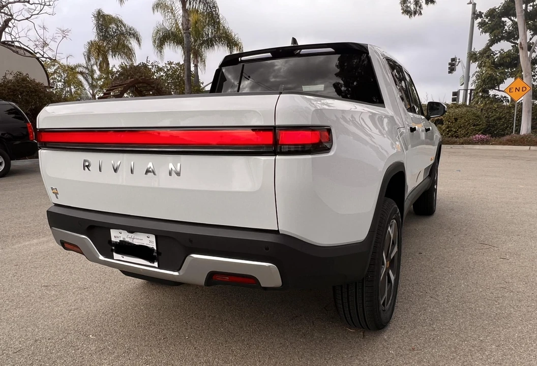 2023 Rivian R1T - Image 6 of 31