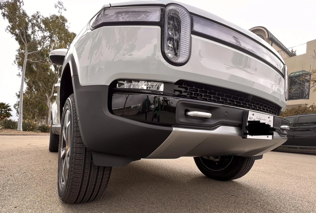 2023 Rivian R1T - Image 14 of 31