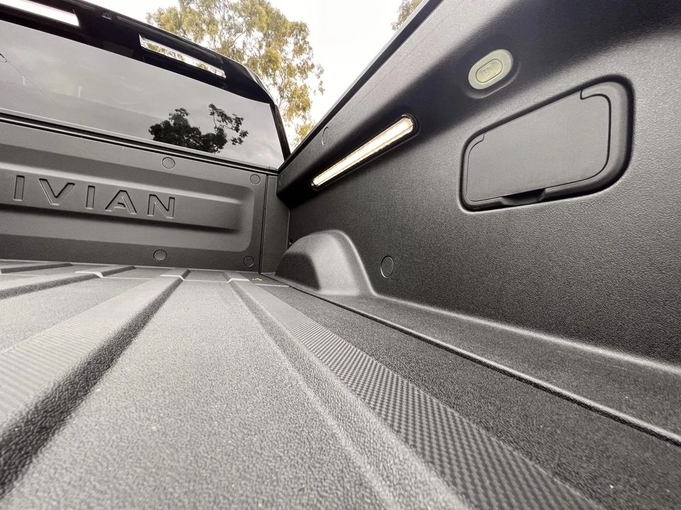 2023 Rivian R1T - Image 29 of 31