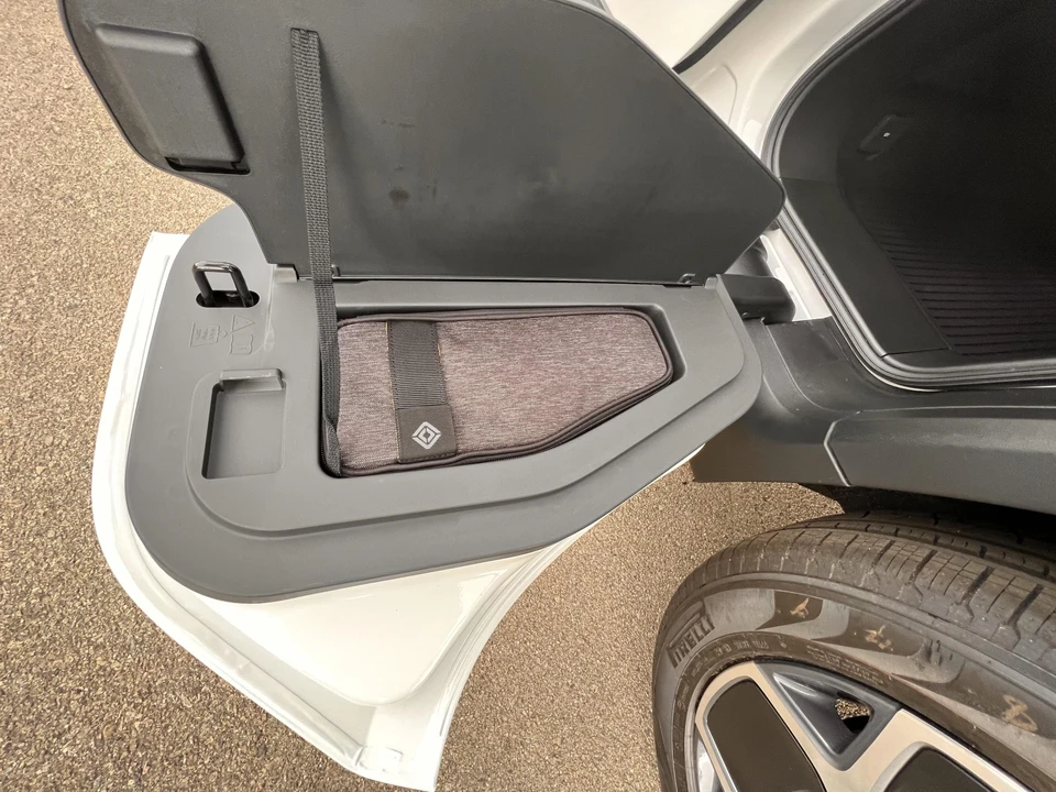 2023 Rivian R1T - Image 22 of 31
