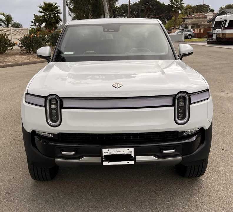 2023 Rivian R1T - Image 10 of 31