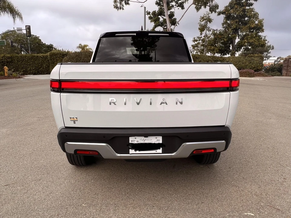2023 Rivian R1T - Image 5 of 31
