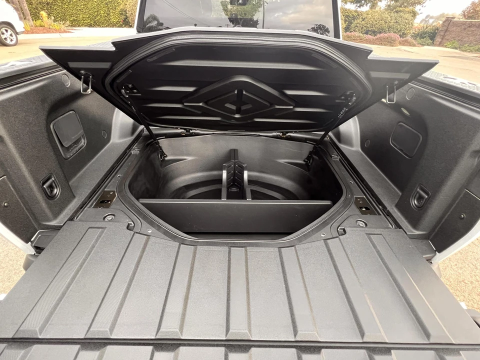 2023 Rivian R1T - Image 28 of 31