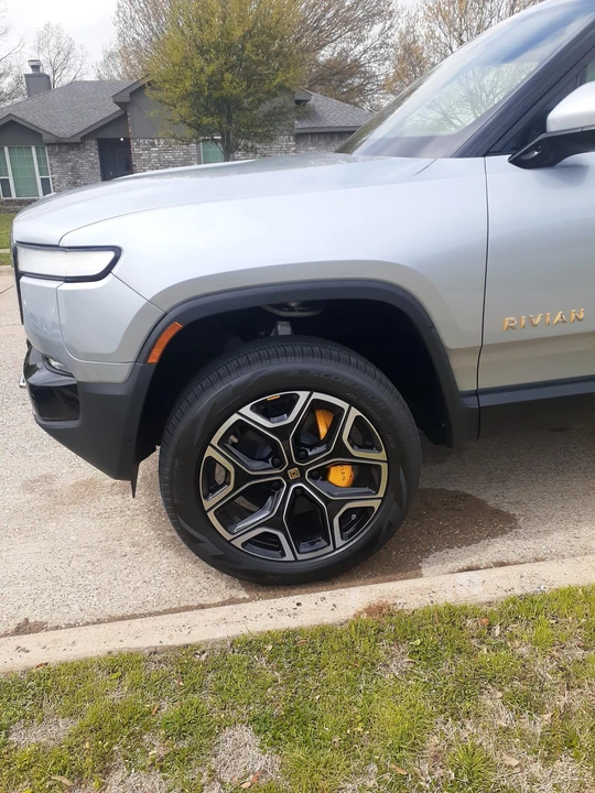 2023 Rivian R1T - Image 23 of 31