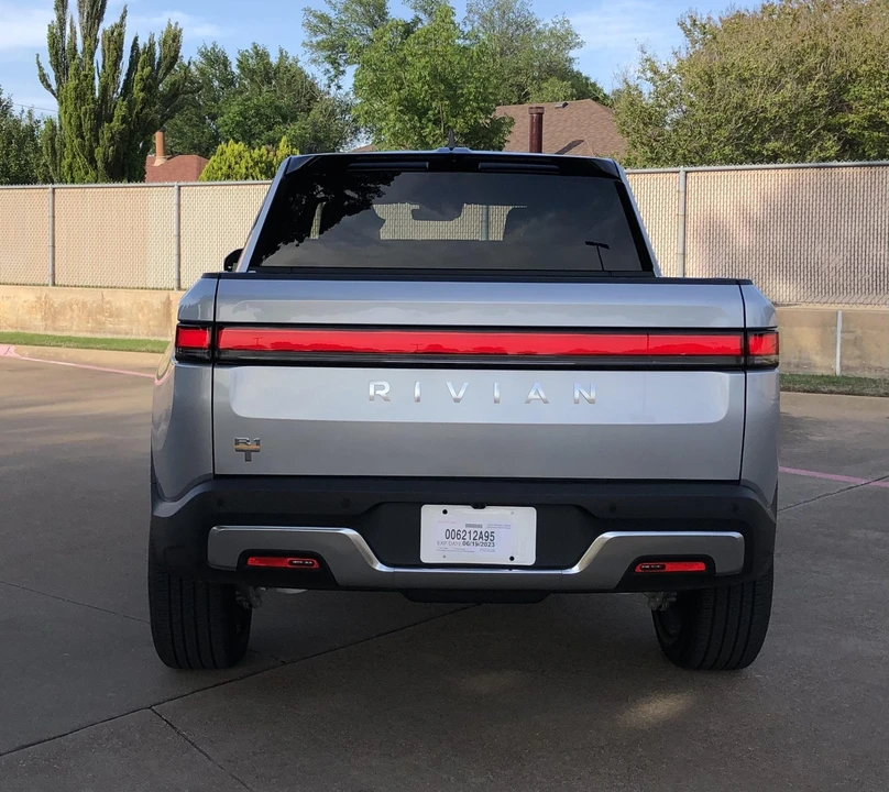 2023 Rivian R1T - Image 16 of 31