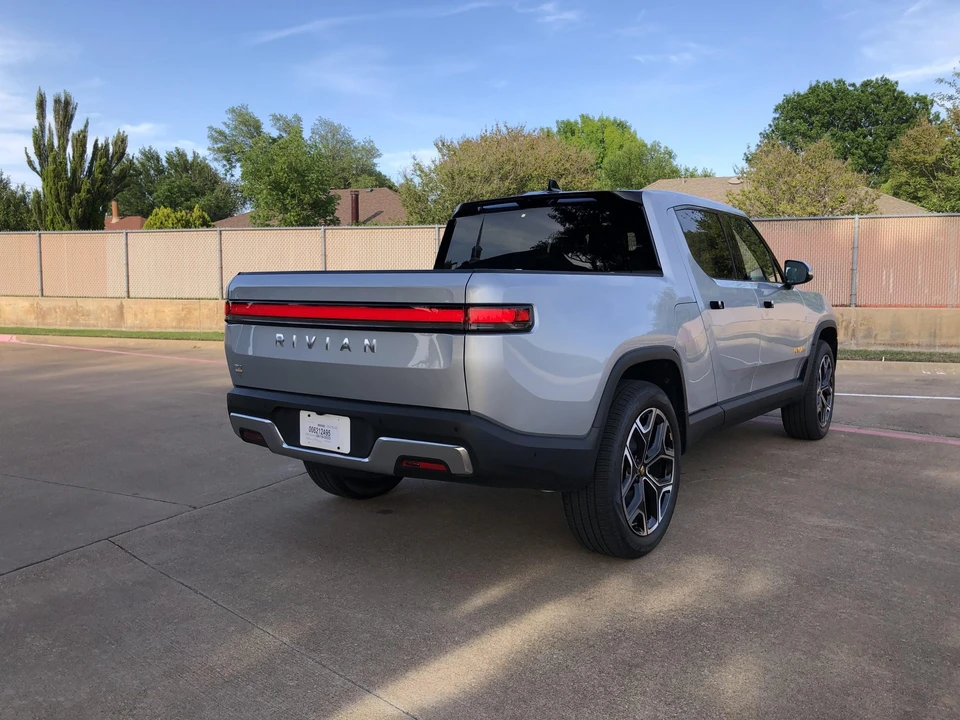 2023 Rivian R1T - Image 13 of 31