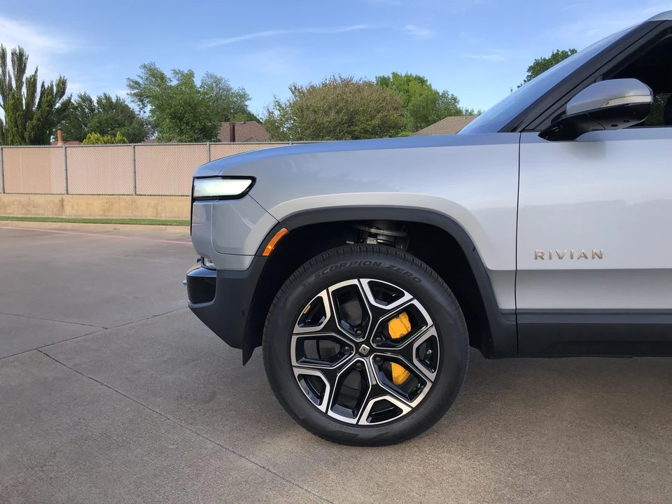2023 Rivian R1T - Image 20 of 31