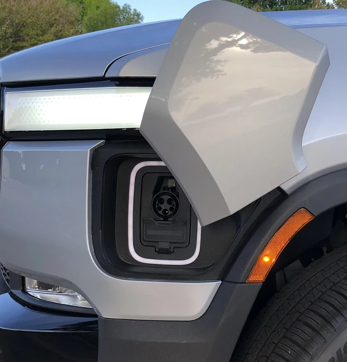 2023 Rivian R1T - Image 22 of 31