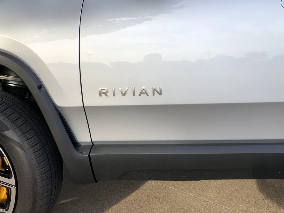 2023 Rivian R1T - Image 24 of 31