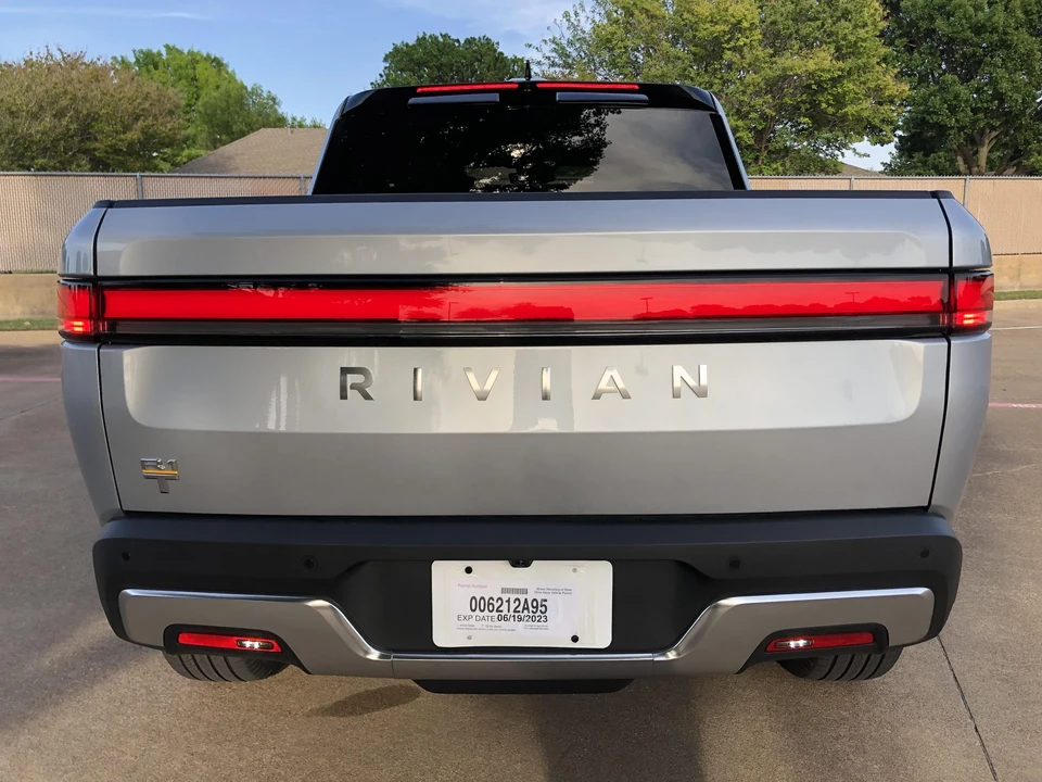 2023 Rivian R1T - Image 14 of 31