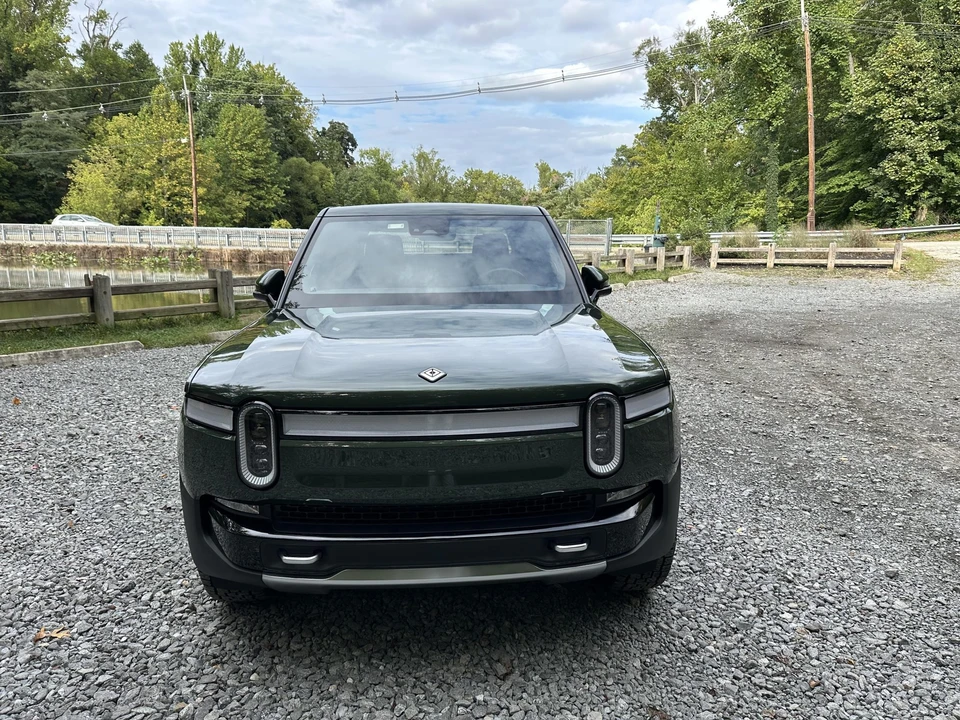 2023 Rivian R1T - Image 24 of 31