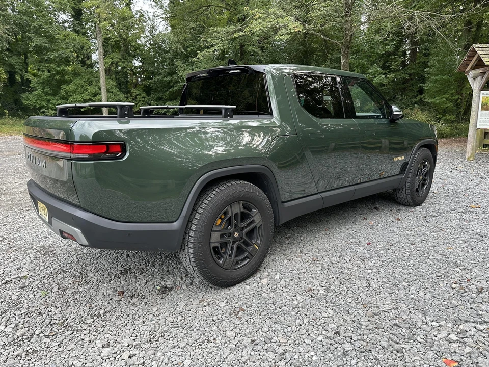 2023 Rivian R1T - Image 17 of 31