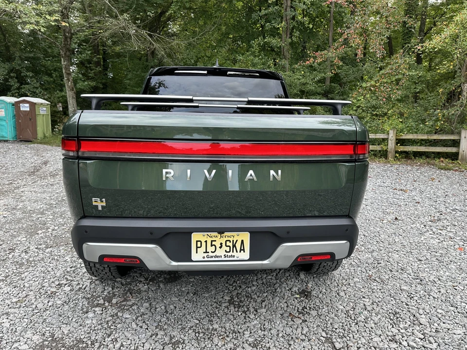 2023 Rivian R1T - Image 13 of 31